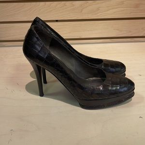 Stuart Weitzman Dark Brown Croc Print Leather Platform Pump 8.5M